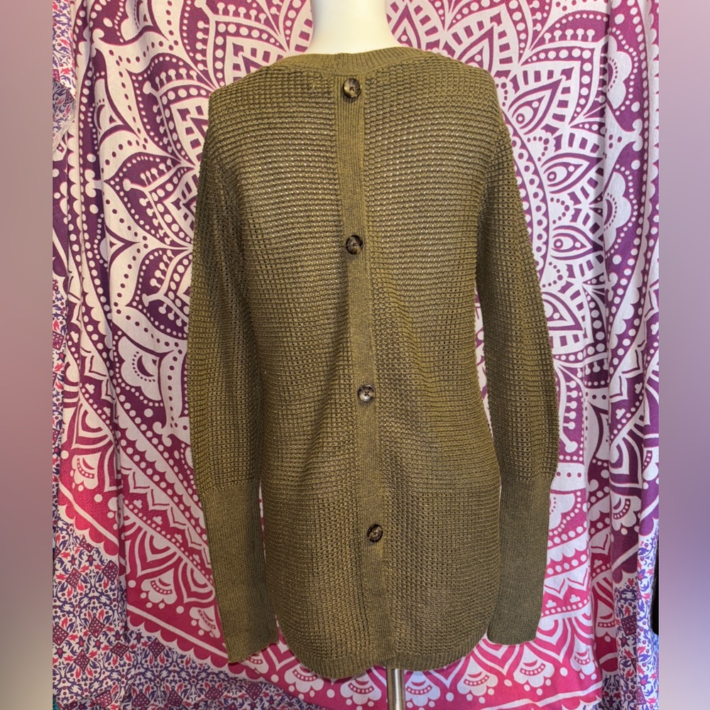 Max Studio Olive Green Open-Knit Sweater Back Button Detail Women’s Size Medium